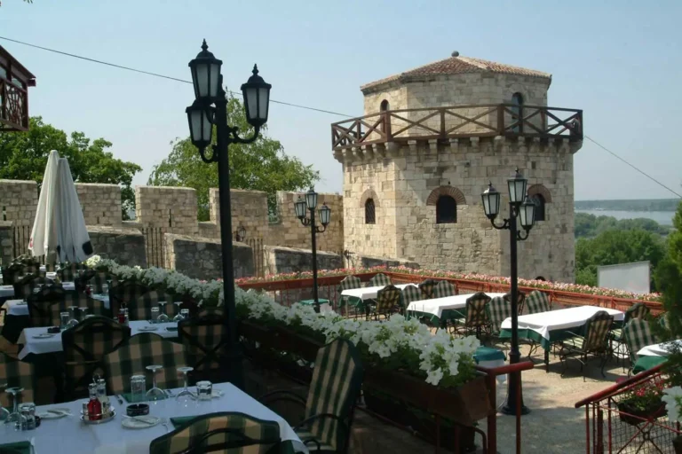 ChatGPT said: The restaurant Kalemegdanska Terasa is located within the fortress called Kalemegdan, situated in the Dorćol area of Belgrade.