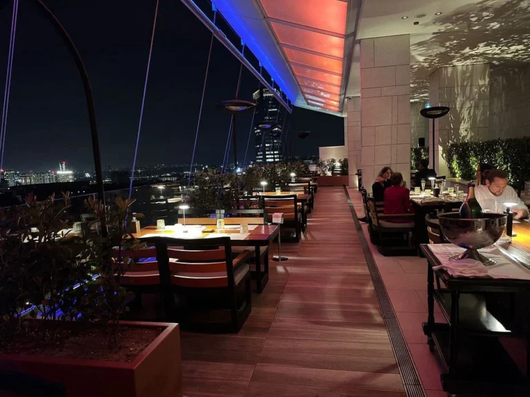 Sky Lounge, a rooftop located on top of the Hilton Hotel near the city center, is an elegant and beautiful bar.